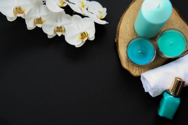 Ahşap arka planda güzel bir spa kompozisyonu