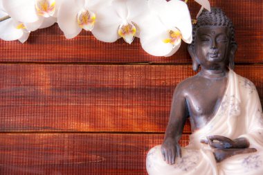 Ahşap arka planda güzel bir spa kompozisyonu