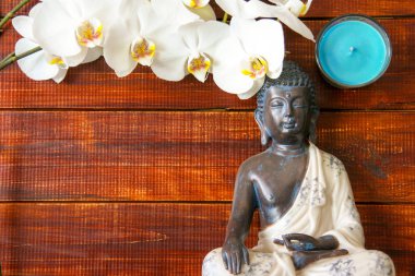 Ahşap arka planda güzel bir spa kompozisyonu