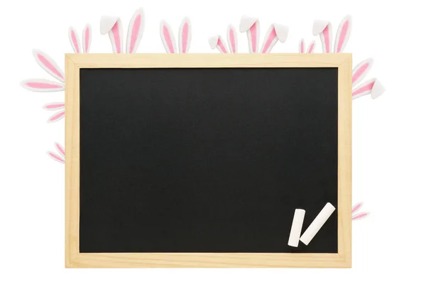 Leeg Schoolbord Met Houten Frame Versierd Met Funny Bunny Oren — Stockfoto
