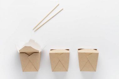 Karton konteyner, paket gıda ve Chopsticks için.