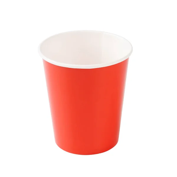 Пустой красной бумажной чашки на белом фоне . — стоковое фото