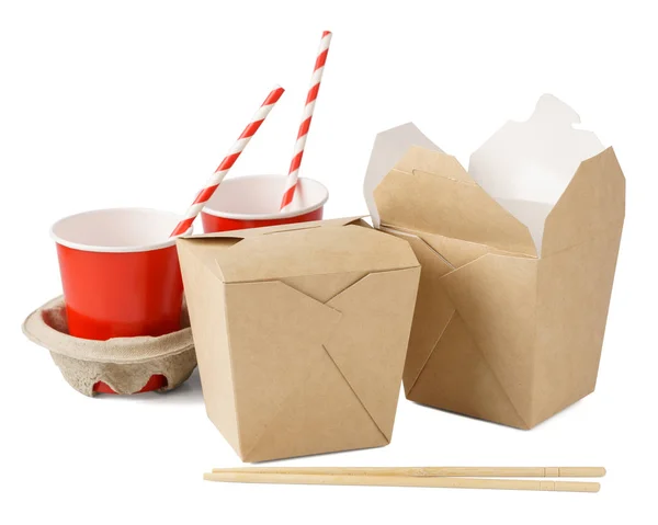 Recipientes de papelão para entrega de alimentos. Embalagem ecológica . — Fotografia de Stock