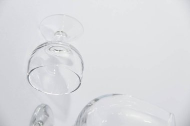 boş bardak bardak beyaz arka plan üzerinde