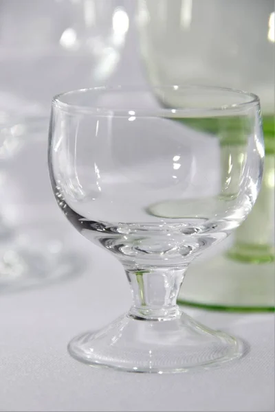Άδειο Ποτήρι Γυαλιά Λευκό Φόντο — Φωτογραφία Αρχείου