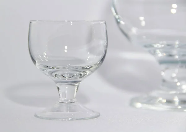 Άδειο Ποτήρι Γυαλιά Λευκό Φόντο — Φωτογραφία Αρχείου