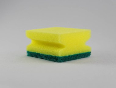 Bulaşıkları yıkama için sarı sünger