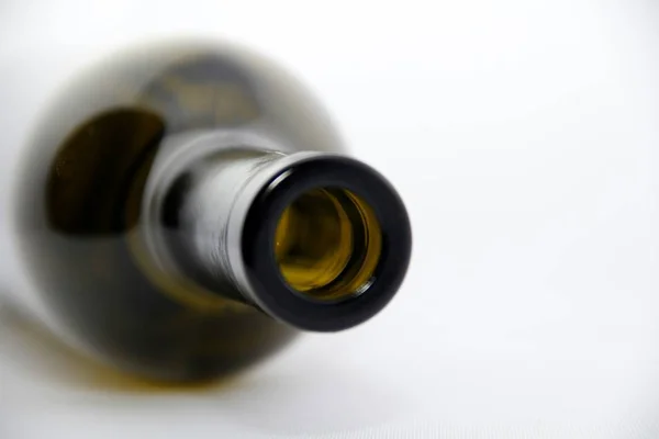 Пустая Бутылка Стекла Белом Фоне — стоковое фото
