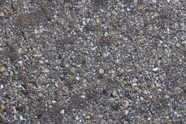 Eski asfalt bozulmaya başlar