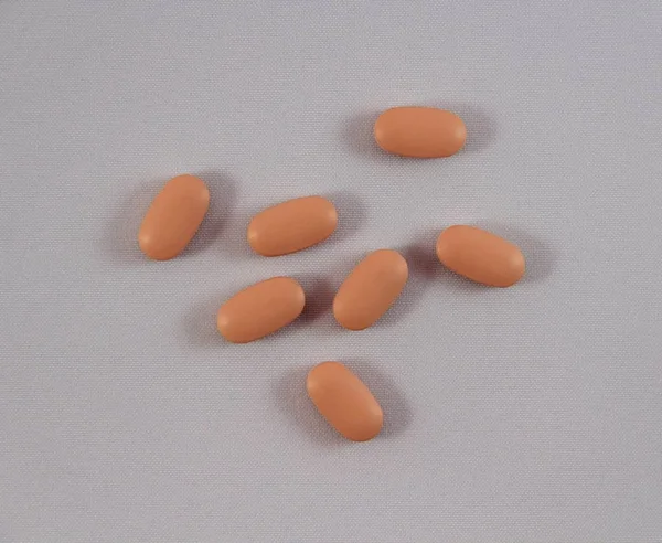 Pomarańczowe Tabletki Białym Tle — Zdjęcie stockowe
