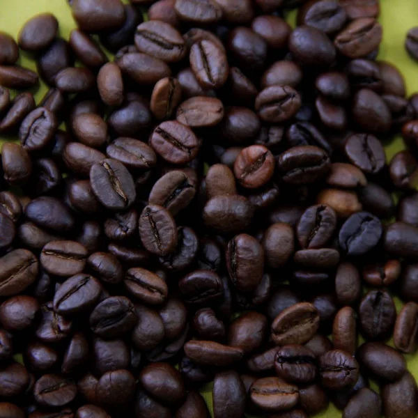 Coffee Beans Yellow Background — Stock Photo, Image