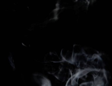 Siyah arka plan üzerine sigara