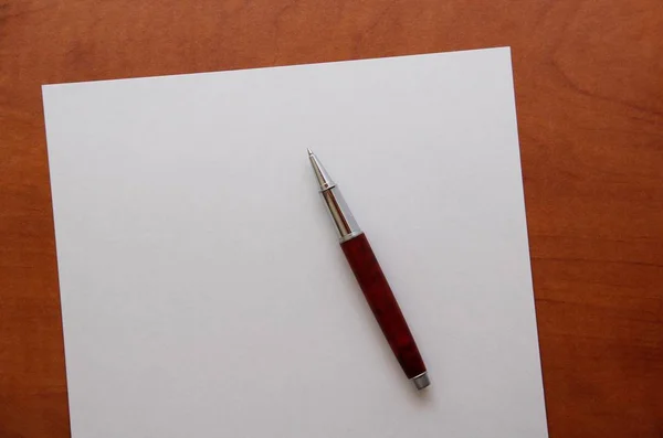 Paper Pen Desktop — Stock Photo, Image