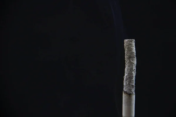 Kouření Cigaret Černém Pozadí — Stock fotografie