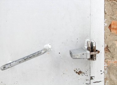 büyük metal eski kilit