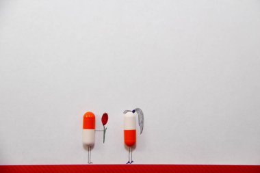 beyaz kağıt üzerine tıp