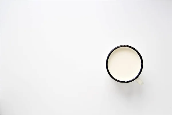 Κούπα Του Γάλακτος Άσπρο Φόντο — Φωτογραφία Αρχείου