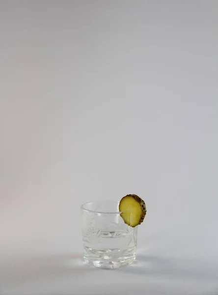 Szklanka Wódki Białym Tle — Zdjęcie stockowe