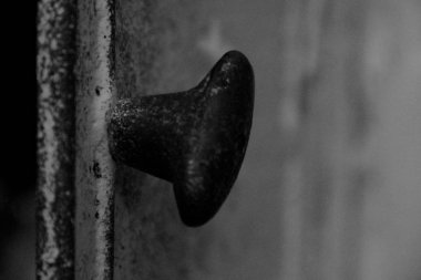 soba dan eski metal kapının kolu