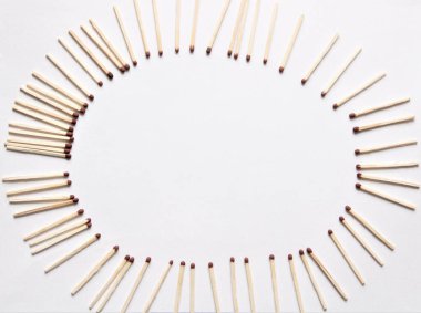 beyaz arkaplandaki eşleşmeler