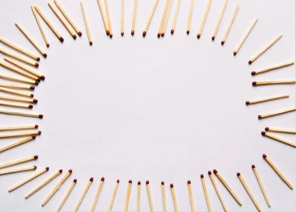 beyaz arkaplandaki eşleşmeler