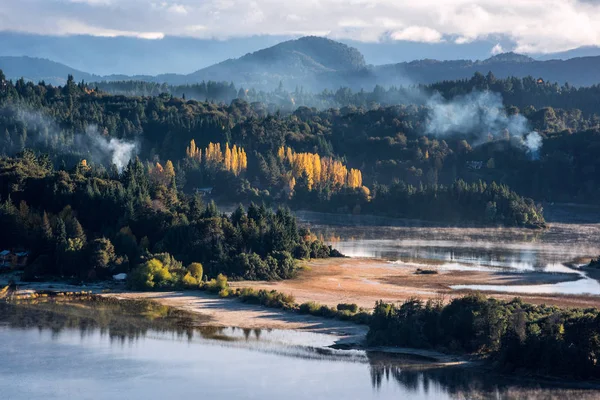 Осенние Цвета Озере Нахуэль Уапи Патагония Аргентина Недалеко Барилоче — стоковое фото