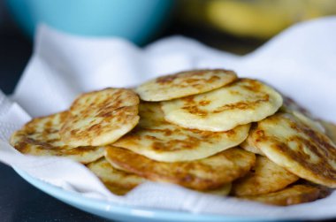 Kabak sebze ve ekşi krem ile pancake.
