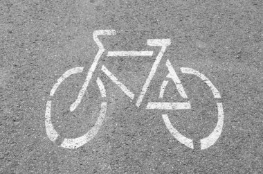 Bisiklet yolu. Yolda Yol işareti Bisiklet.