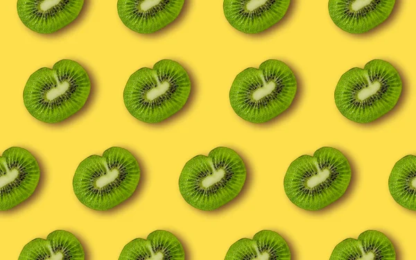 Kleurrijke fruit patroon van verse Kiwi plakjes — Stockfoto