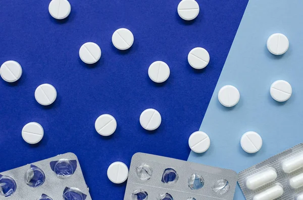 Farklı ilaç hapları ve ambalajlar. Sağlık