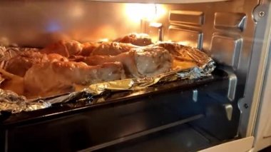 Patatesli tavuk pişir. Fırında pişirme.