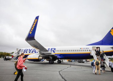 Uçağa biniyorum. Lappeenranta şehrindeki havaalanı.