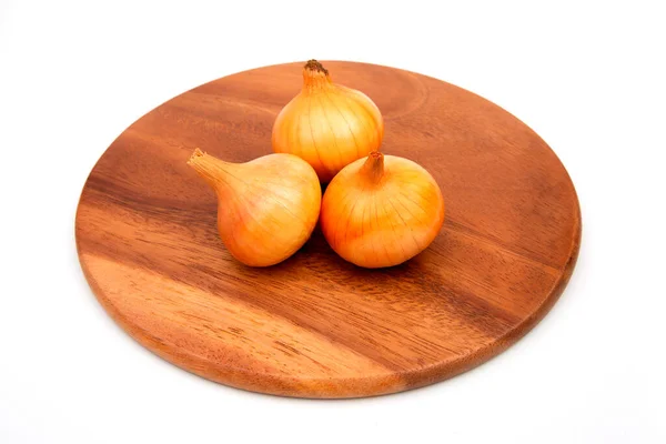 White Onion Wooden Chopping Board — Stock Photo, Image