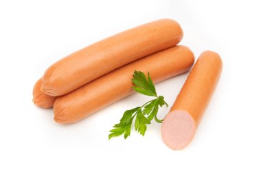 Beyaz arka planda izole edilmiş sosisler