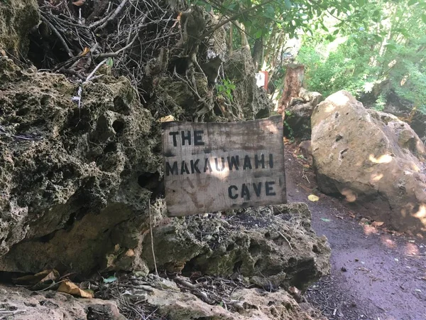 Makauwahi Cave Sign — Stock Photo, Image