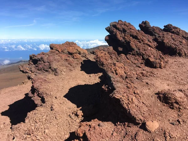 Haleakala volkanik kırmızı kayalar