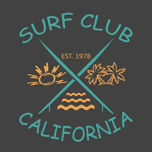 Surf design California con l'immagine di tavole da surf, sole, palme, onde . — Vettoriale Stock