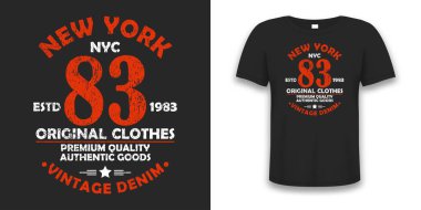 Tişört için New York tipografisi. Grunge 'lu tişört için klasik tasarım. Gömlek modelinde otantik kıyafet izi var. Vektör.
