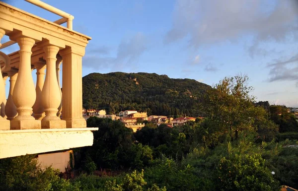 Kıbrıs'ın yeşil dağlarının manzarası