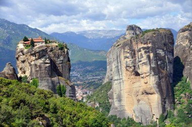 Meteora Yunan yüzen dağlar