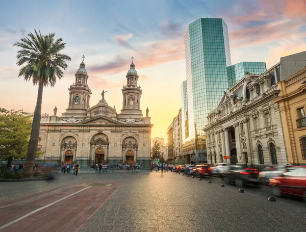 プラザ アルマス広場とアット サンセット サンティアゴ サンティアゴ大聖堂 — ストック写真