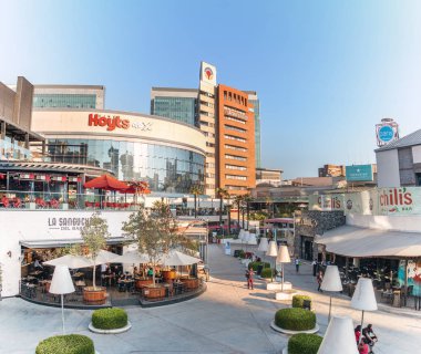 Santiago, Şili - 4 Nisan 2018: Park Arauco alışveriş merkezi - Santiago, Şili