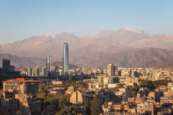 Vista Aérea Del Horizonte Santiago Atardecer Con Montañas Los Andes —  Fotos de Stock