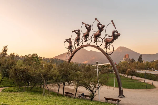 Сантьяго Чилі Квітня 2018 Busqueda Скульптури Bicentenario Площі Гора Анд — стокове фото