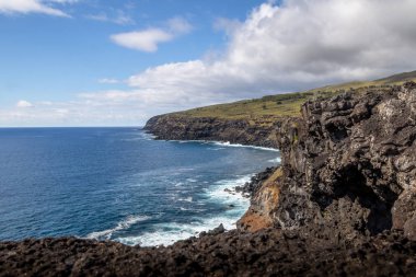 Kayalık sahil Paskalya Adası - Paskalya Adası, Şili