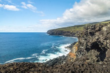 Kayalık sahil Paskalya Adası - Paskalya Adası, Şili