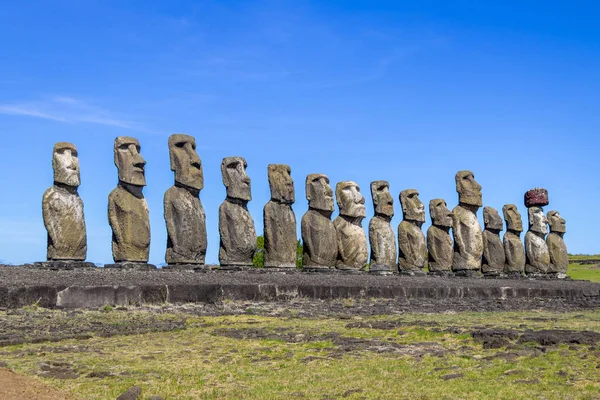 Moai Αγάλματα Του Άχου Τονγκαρίκι Νησί Του Πάσχα Χιλή — Φωτογραφία Αρχείου