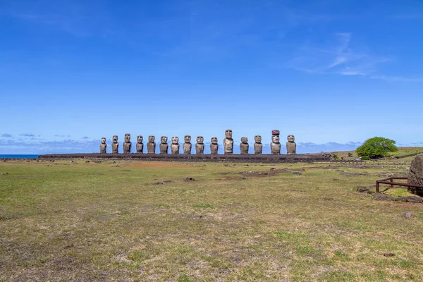 Moai Αγάλματα Του Άχου Τονγκαρίκι Νησί Του Πάσχα Χιλή — Φωτογραφία Αρχείου