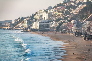 Gün batımında - Vina del Mar, Şili raca Beach havadan görünümü