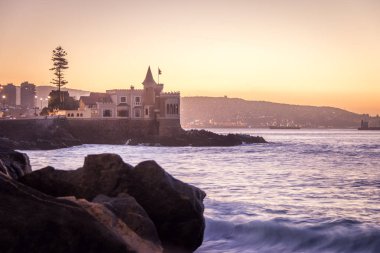 Wulif Şatosu (Castillo Wulff) gün batımında - Vina del Mar, Şili
